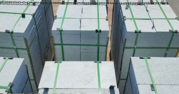 临沧 芝麻白花岗岩5公分地铺石 花岗岩厂家工厂装车日常