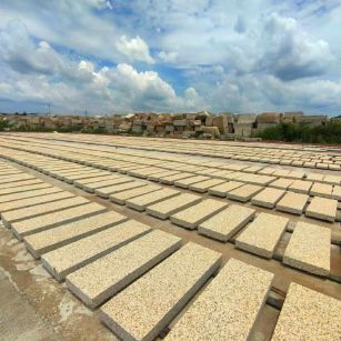 临沧 黄金麻荔枝面花岗岩石材地铺石防护中