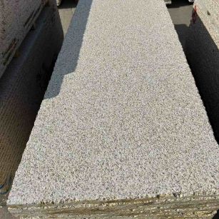 临沧 黄金麻花岗岩荔枝面毛板，半成品