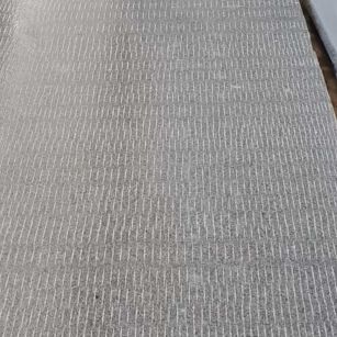 临沧 芝麻灰花岗岩斧剁面，刀斩面