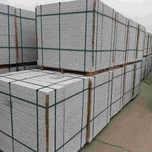 临沧 白麻花岗岩石材荔枝面地铺石（300*600*50）