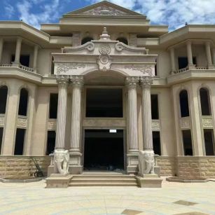 临沧 黄金麻别墅外墙干挂，大柱，大象，蘑菇石，雕花板