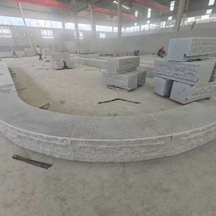 临沧 芝麻白异形坐凳，自然面光面弧形加工