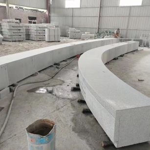 临沧芝麻白花岗岩石板材 园林光面弧形坐凳