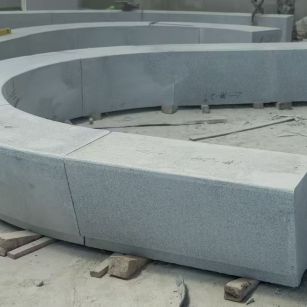 临沧 芝麻白花岗岩光面弧形坐凳