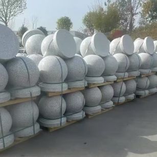 临沧 白麻花岗岩石材圆球，石球，挡车球，隔离球，景观石球，风水球等