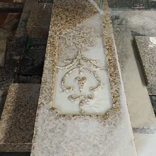 临沧 黄金麻花岗岩异形加工雕刻栏杆大柱