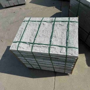 临沧 白麻花岗岩石材自然面蘑菇石成品