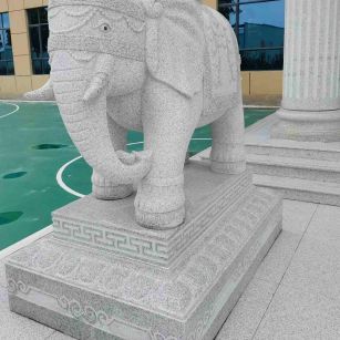 临沧 白麻花岗岩动物异形石雕-大象