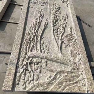 临沧 黄金麻雕刻板浮雕迎客松