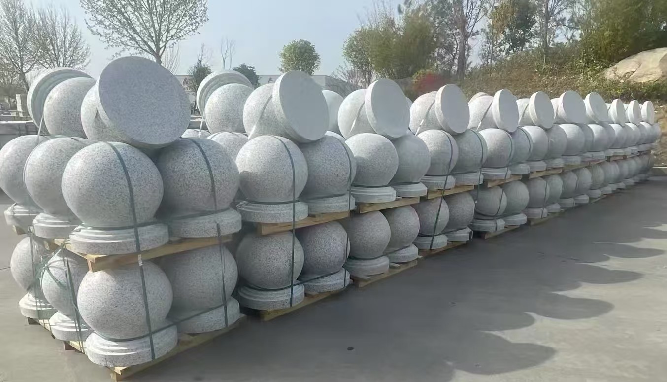 临沧 白麻花岗岩石材圆球，石球，挡车球，隔离球，景观石球，风水球等