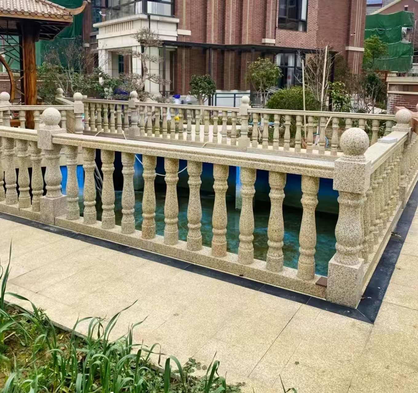 临沧黄金麻花岗岩石材栏杆，扶手，将军柱，花瓶柱