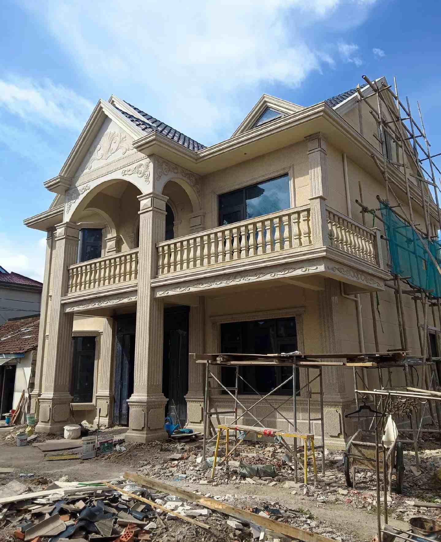 临沧 黄金麻花岗岩石材私人别墅雕花门楼柱阳台栏杆