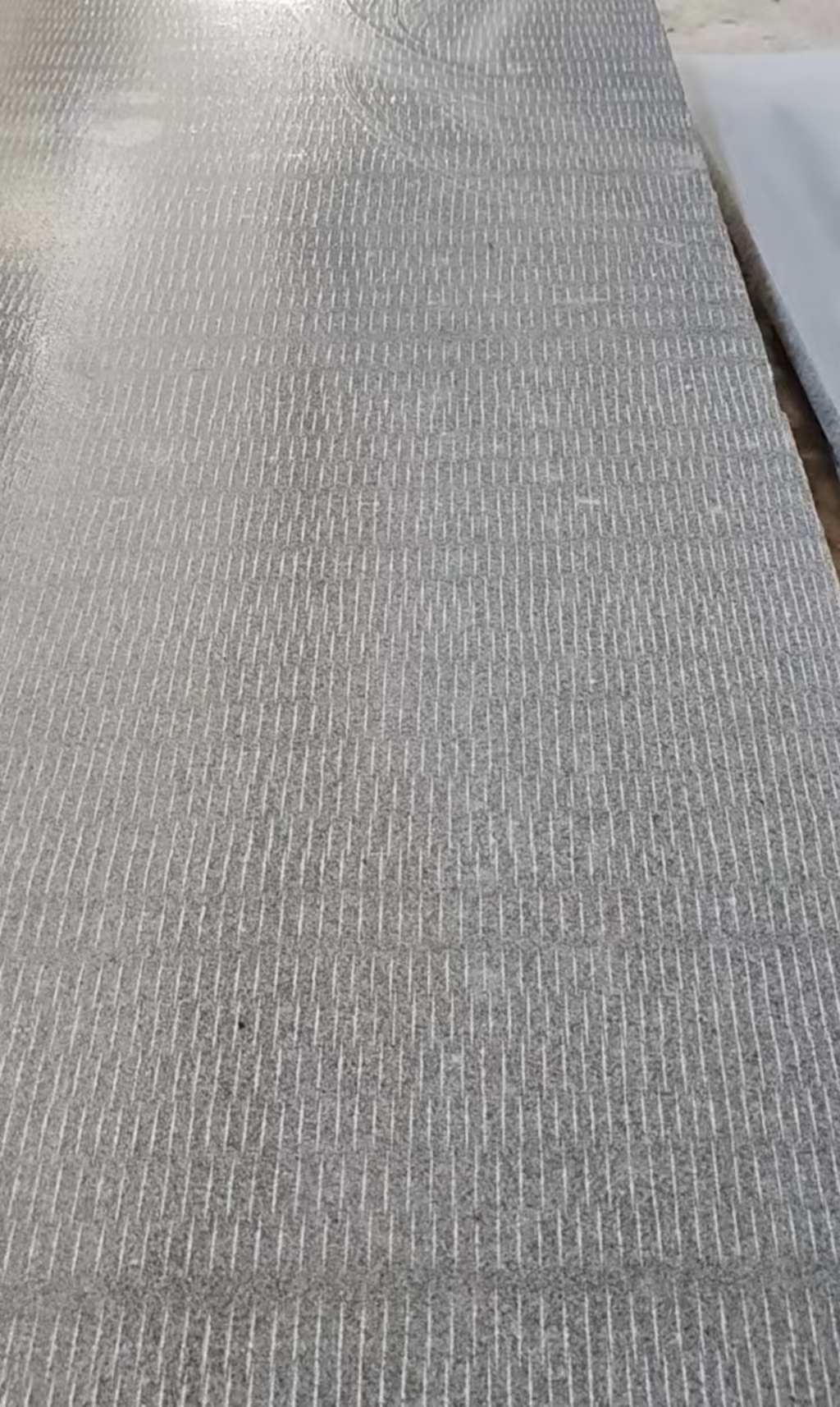 临沧 芝麻灰花岗岩斧剁面，刀斩面