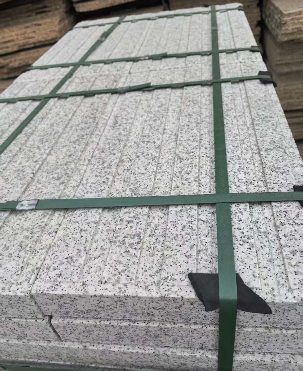 临沧 白麻花岗岩直行盲道石，盲条，地铺石