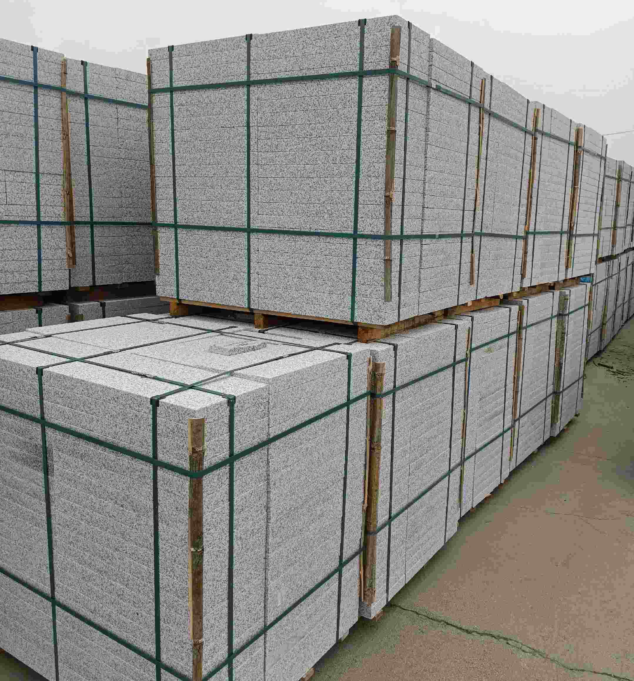 临沧 白麻花岗岩石材荔枝面地铺石（300*600*50）