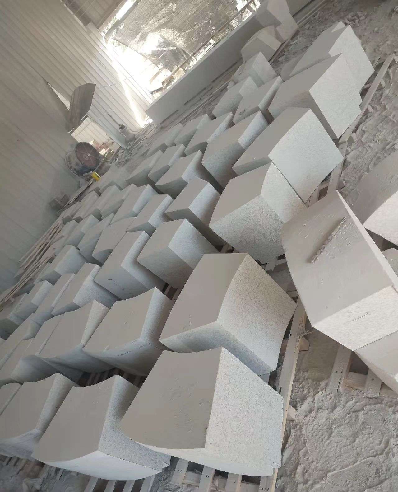 临沧 白麻花岗岩异形坐凳