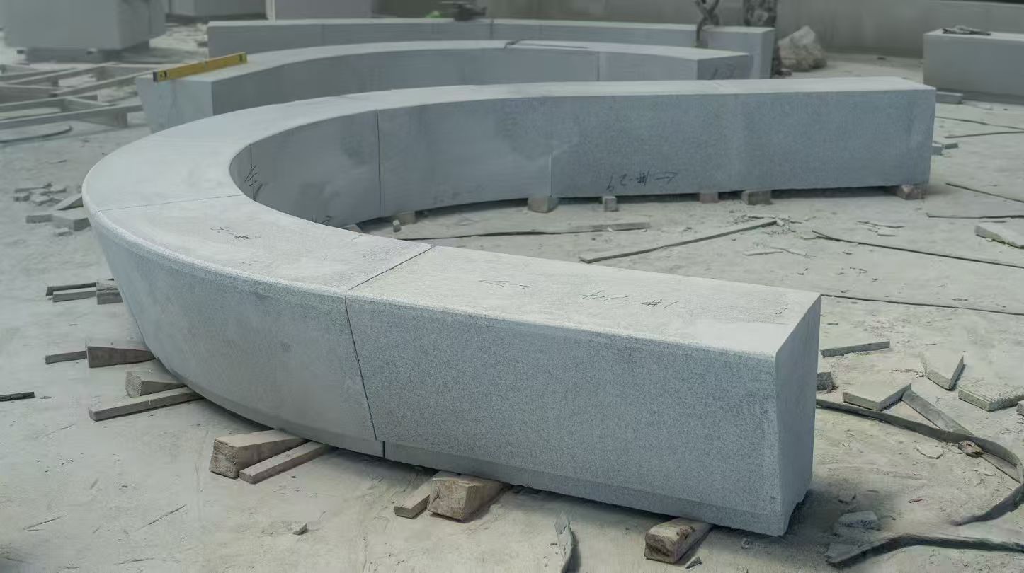 临沧 芝麻白花岗岩光面弧形坐凳