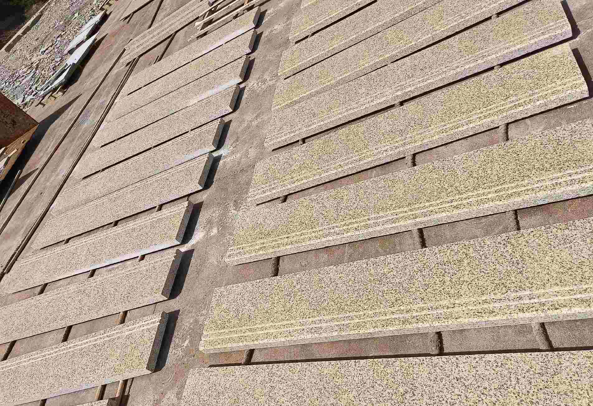 临沧 黄金麻花岗岩光面楼梯踏步