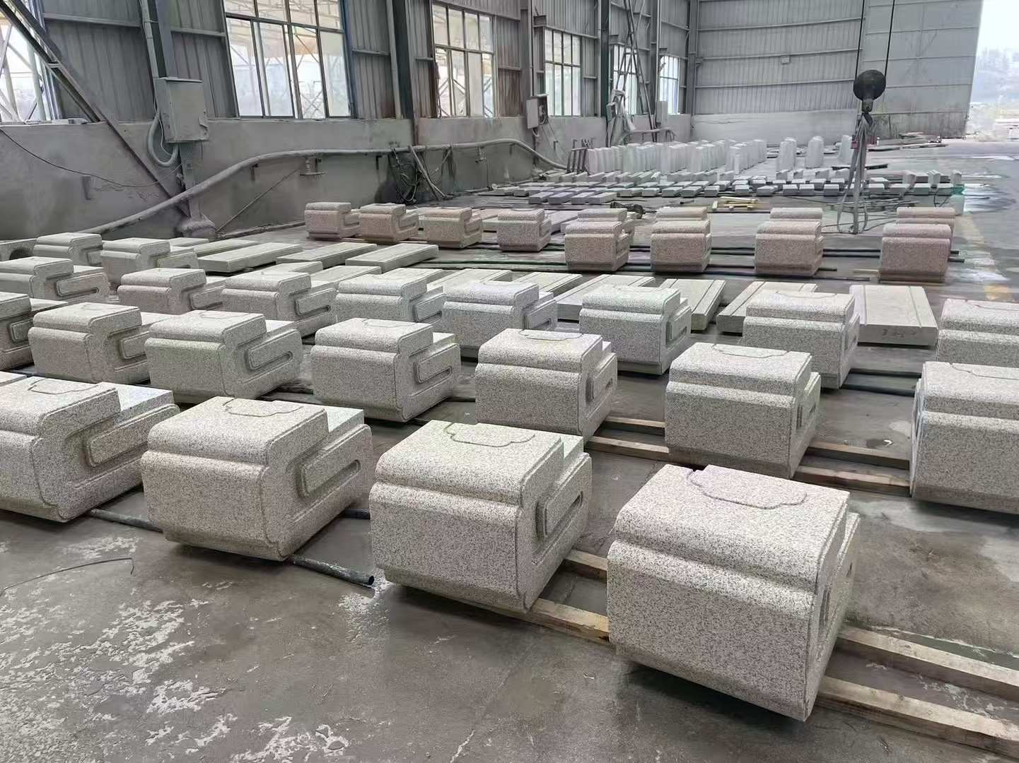 临沧 白麻花岗岩异形加工-石凳，坐凳