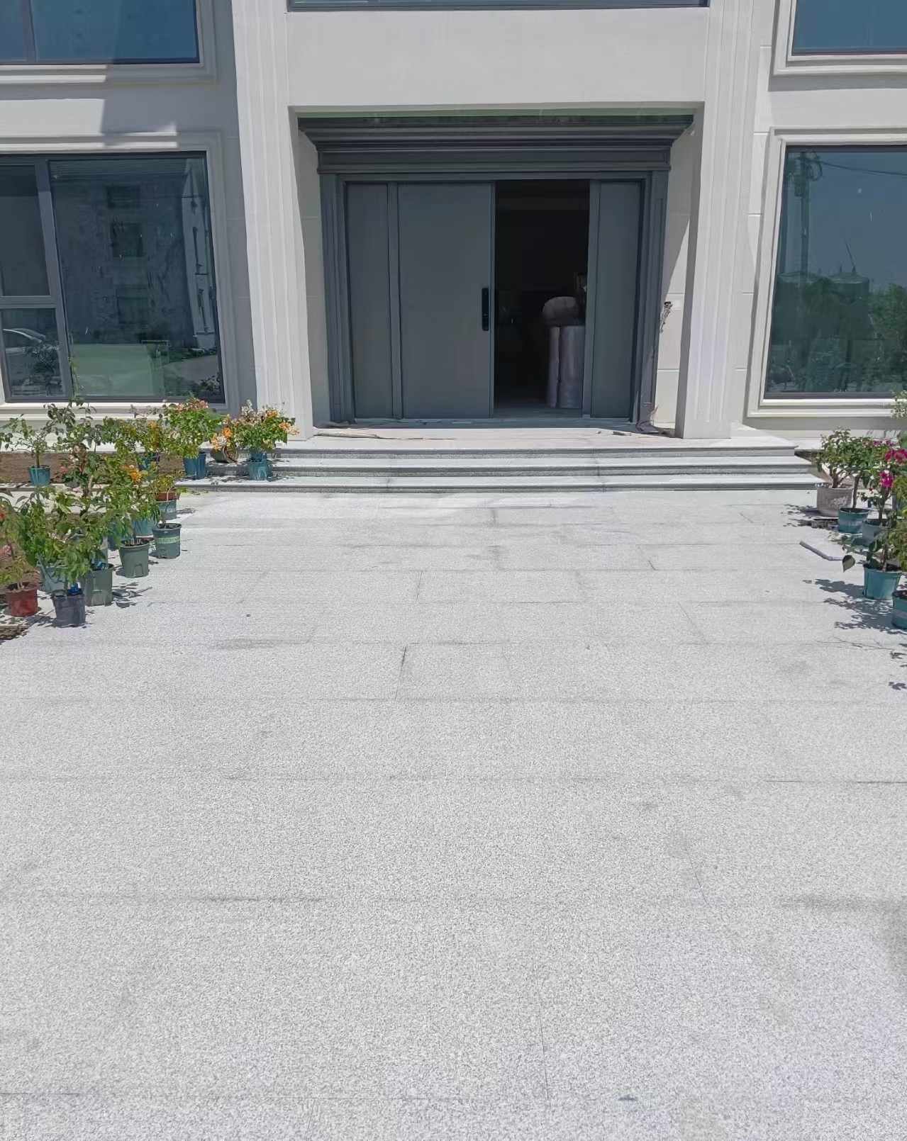 临沧 芝麻白花岗岩地铺石地面铺装