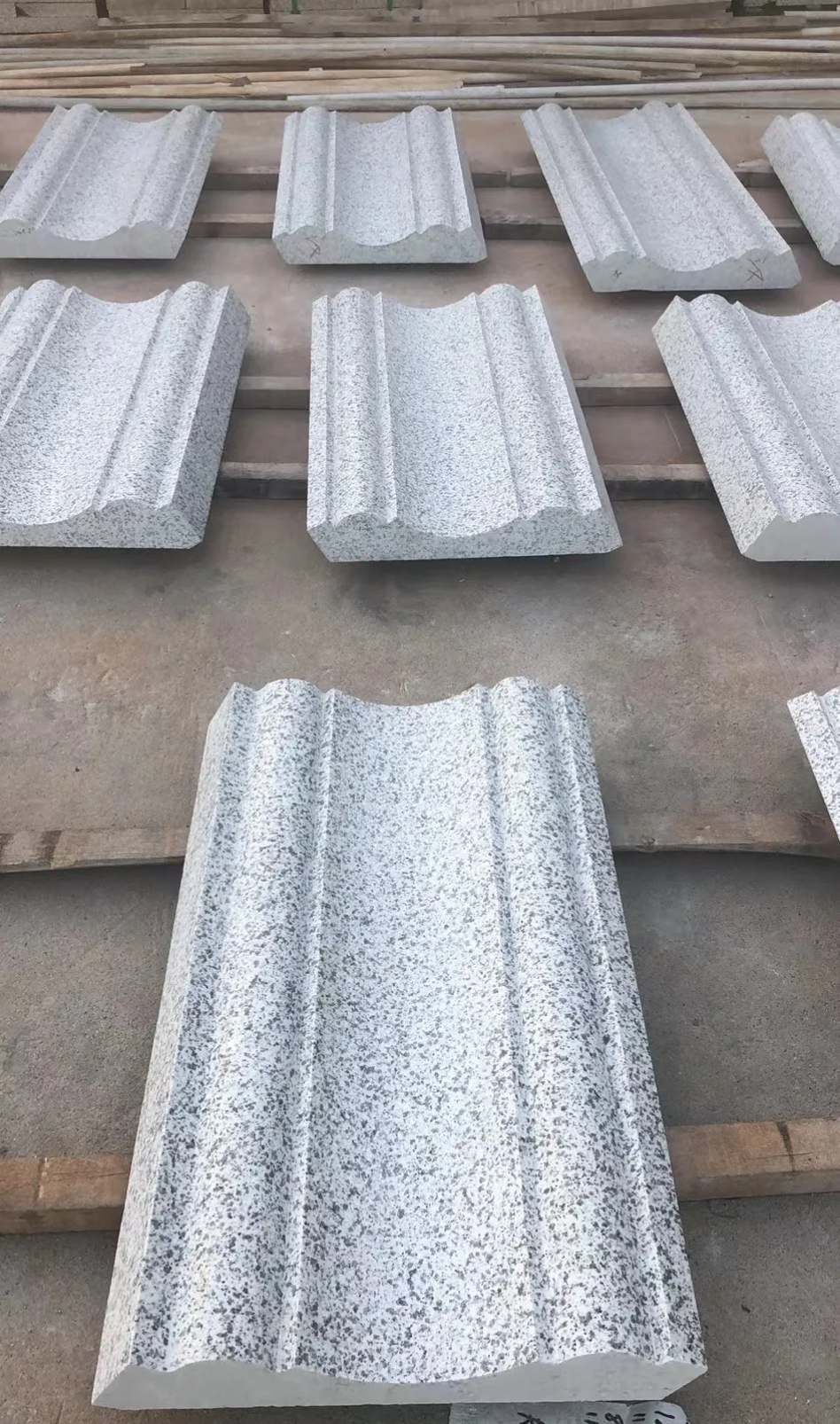 临沧 白麻花岗岩光面别墅线条