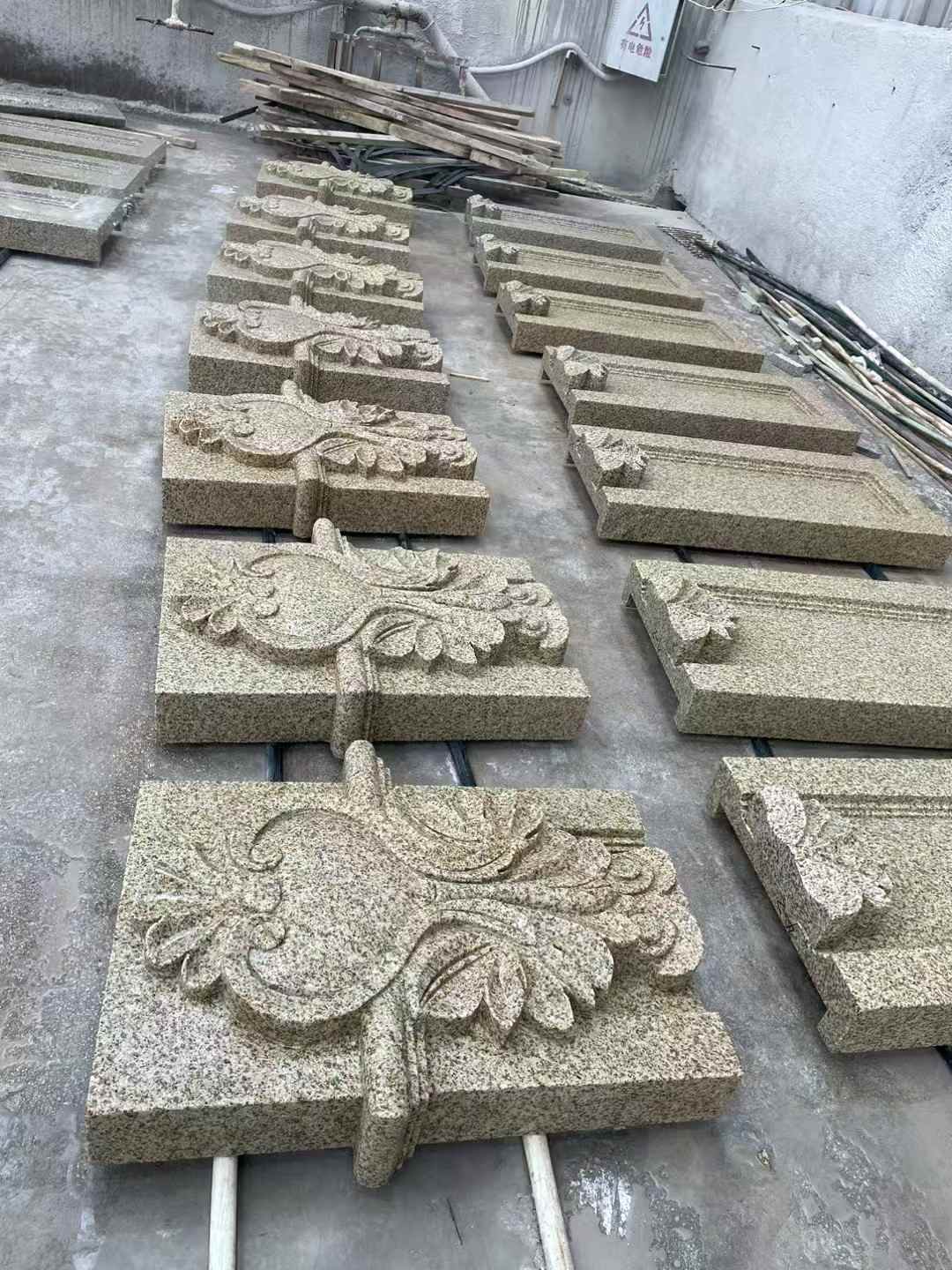 临沧 黄金麻花岗岩别墅外墙雕刻板