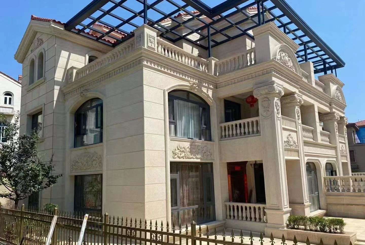 临沧 黄金麻花岗岩荔枝面别墅外墙干挂