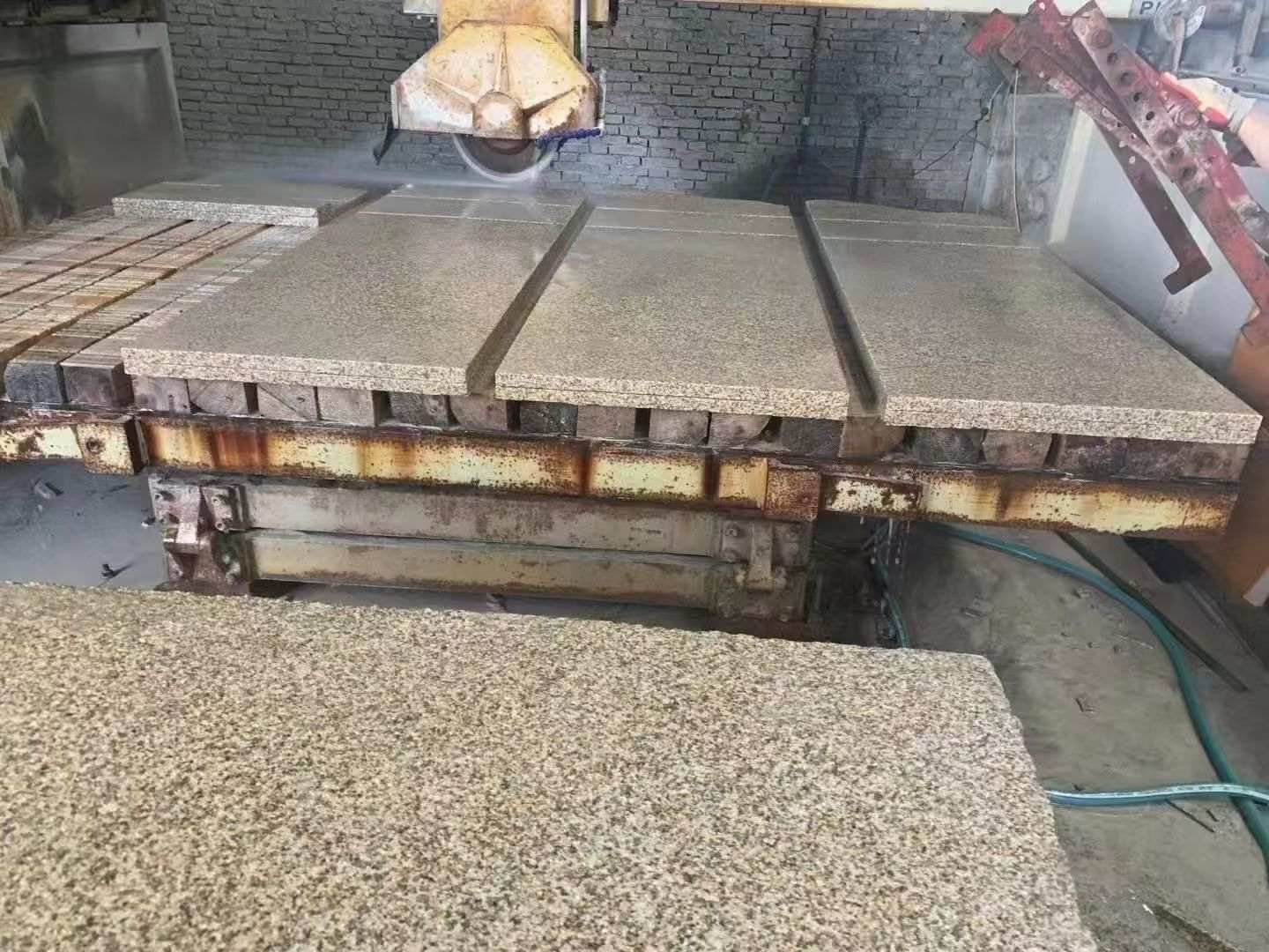 临沧 黄金麻荔枝面成品板加工