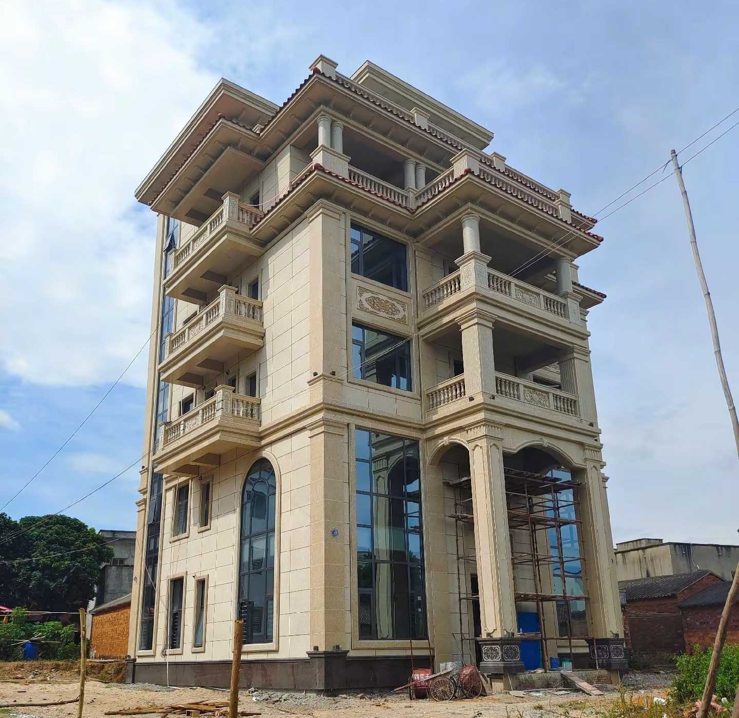 临沧 黄金麻花岗岩石材别墅外墙干挂搭配（雕花栏杆花瓶柱门楼罗马柱）