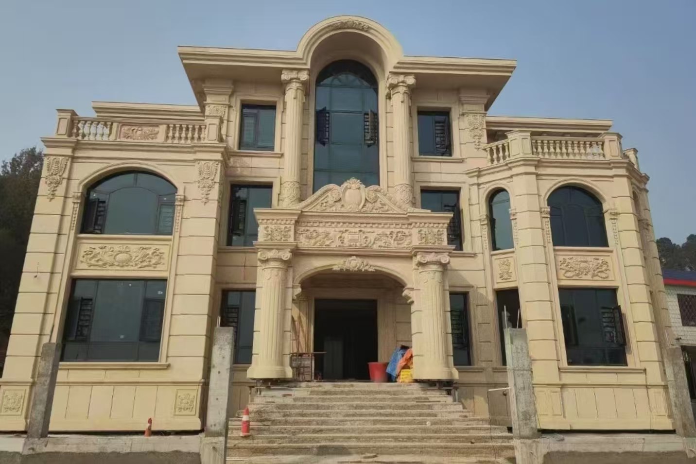 临沧 黄金麻花岗岩别墅外墙干挂