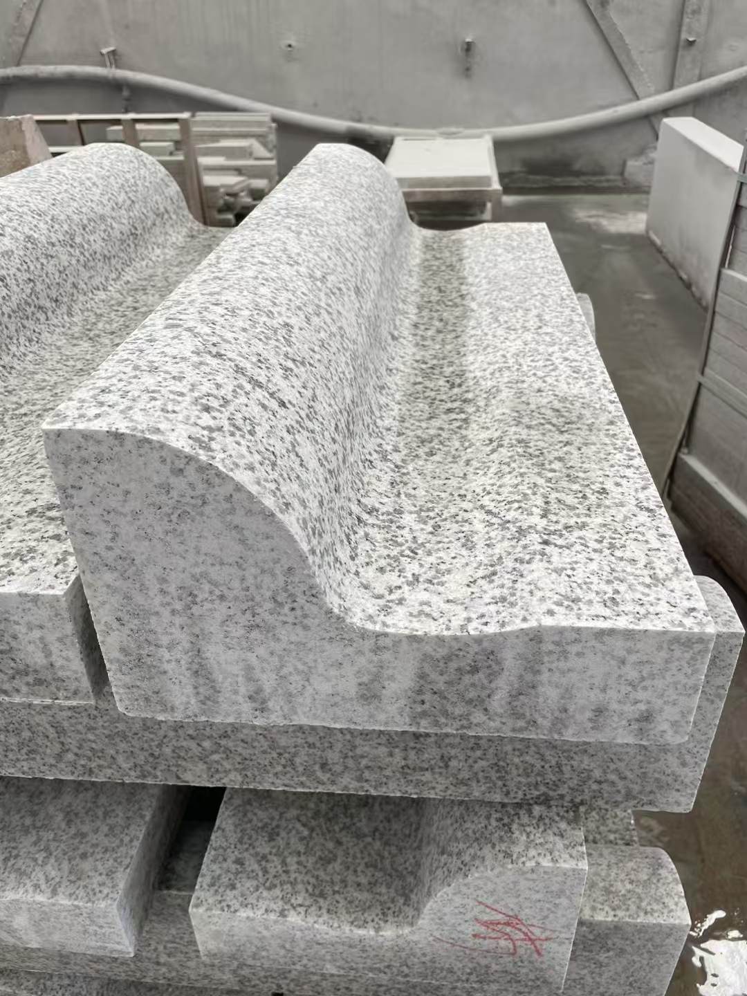 临沧 白麻花岗岩S型路沿石，路侧石，马路牙子等