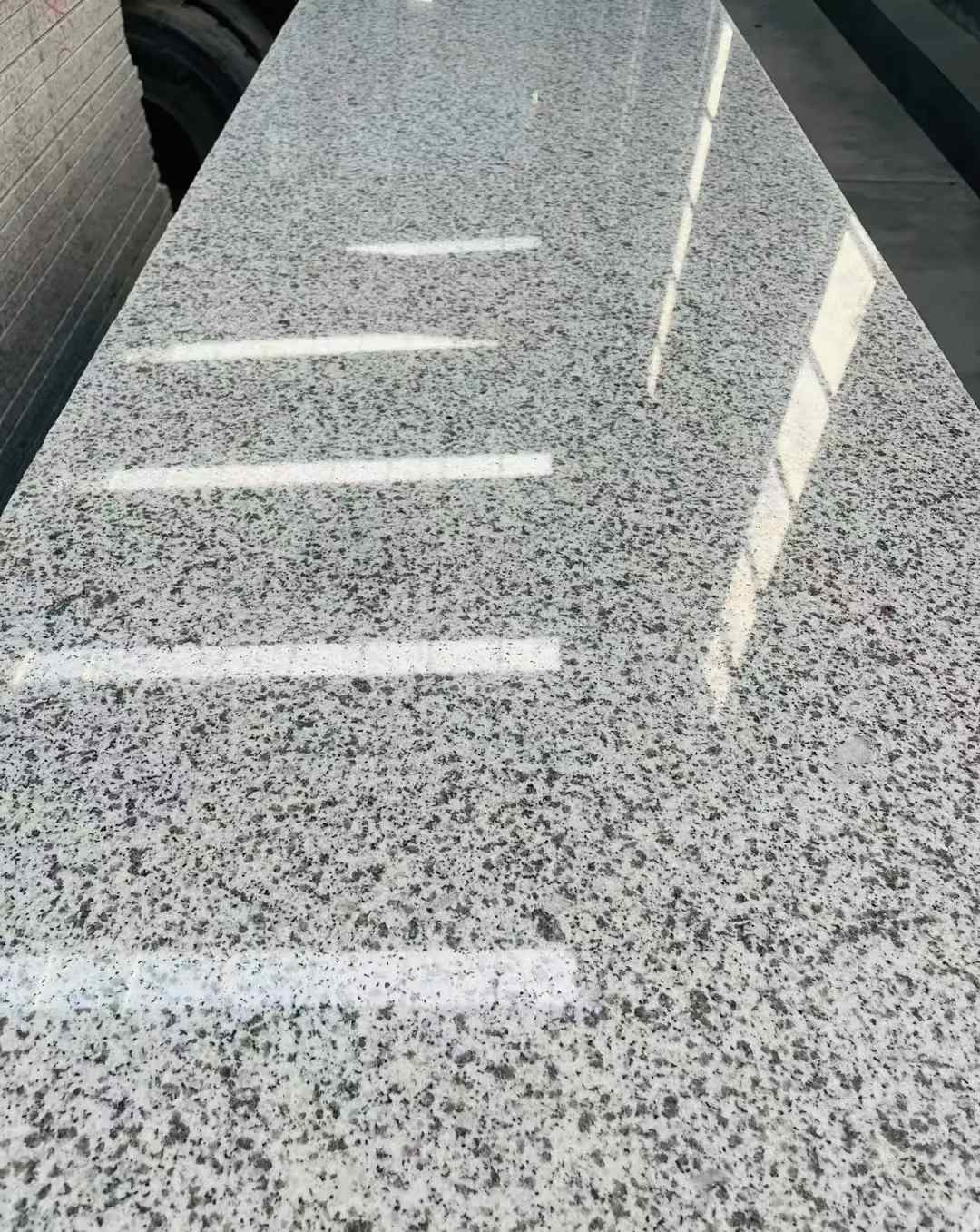 临沧 白麻花岗岩光面毛板