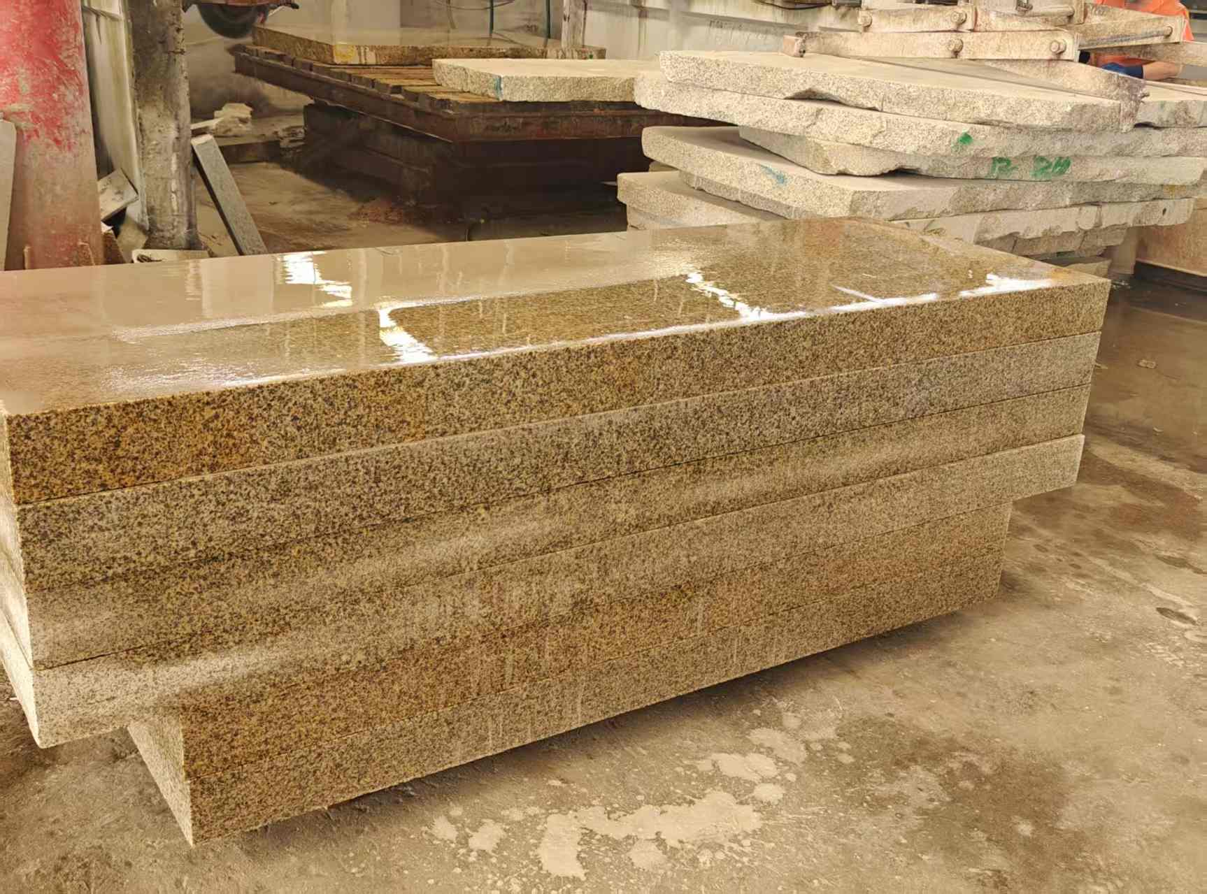 临沧 黄金麻栏杆料半成品加工中